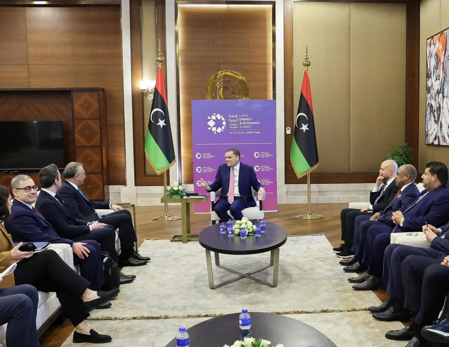 الدبيبة رئيس حكومة «الوحدة» الليبية مستقبلاً بولس كبير مستشار الرئيس الأميركي للشؤون العربية والأفريقية (مكتب الدبيبة)
