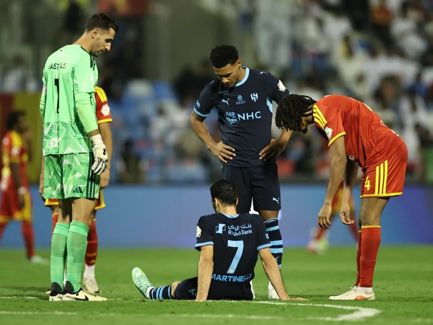 مارتينيلي سيغيب قرابة أسبوعين عن الملاعب (تصوير: سعد العنزي)