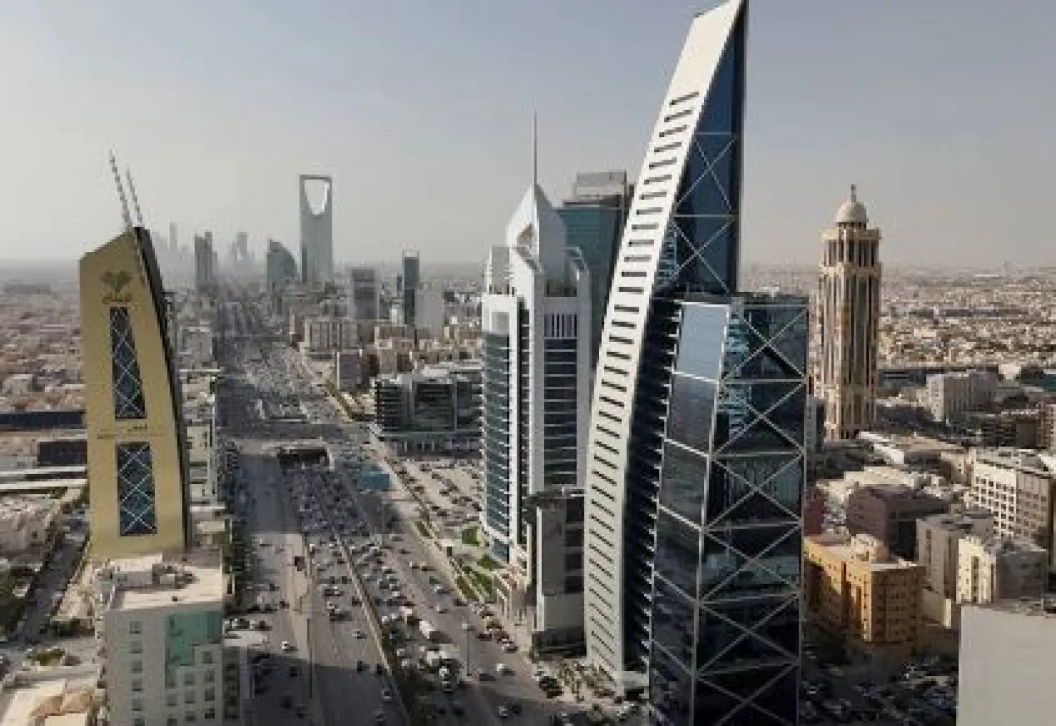 Suudi Arabistan hava savunması Riyad’ı hedef alan balistik füzeyi düşürdü; Koalisyon, aşiretlerin hedef alınacağı iddialarını yalanladı