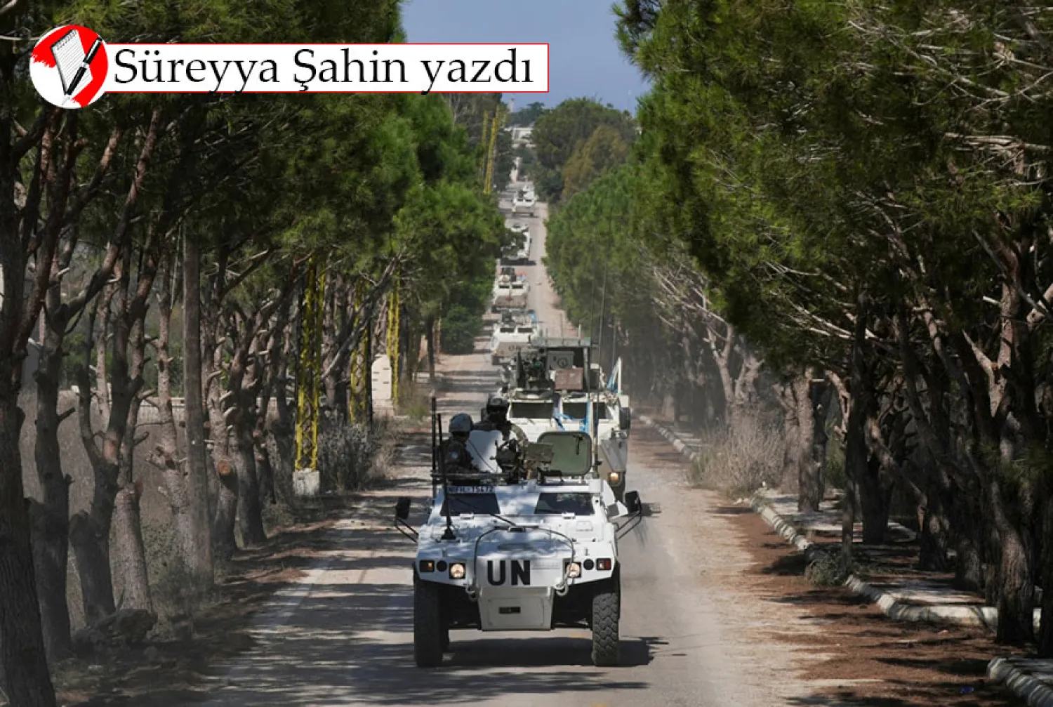 Birleşmiş Milletler Lübnan Geçici Görev Gücü’ne (UNIFIL) ait bir konvoy, İsrail güçlerinin işgal ettiği bölgelerin yakınındaki bir yolda, Lübnan’ın güneyindeki Rumeyş’e doğru ilerliyor, 12 Eylül 2026. (Reuters)