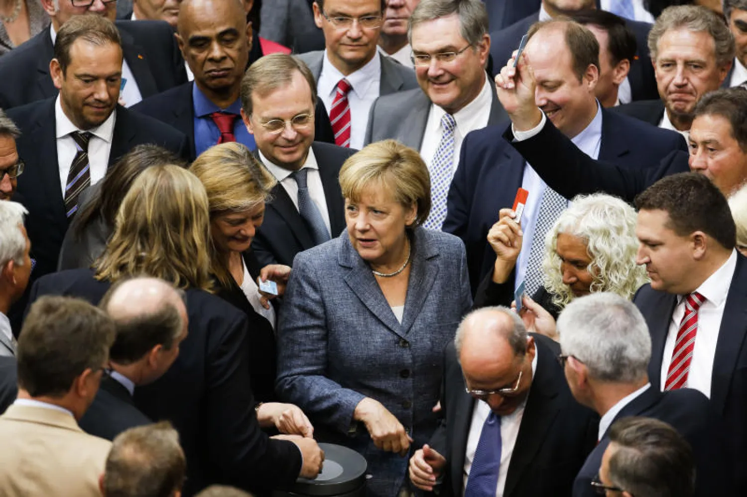 ألمانيا تصادق على خطة إنقاذ اليونان الثالثة بقيمة 86 مليار يورو