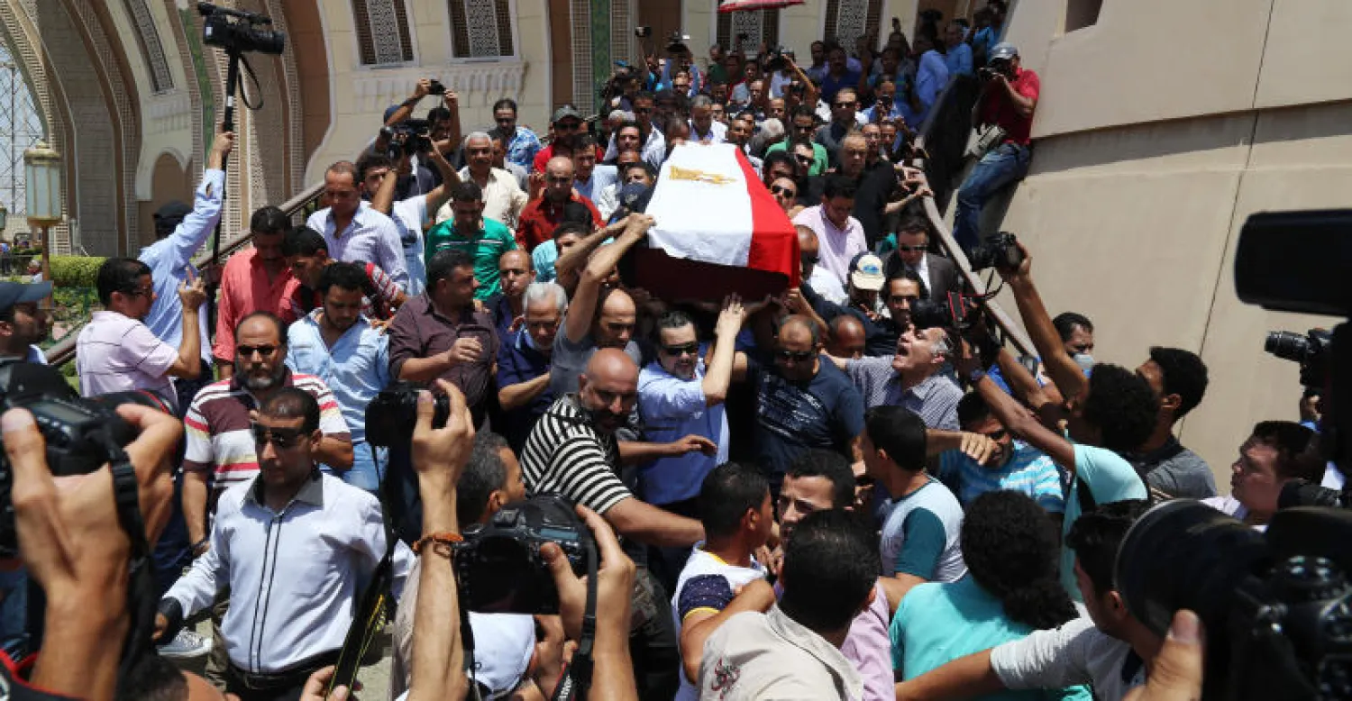 مصر تودع نور الشريف إلى مثواه الأخير