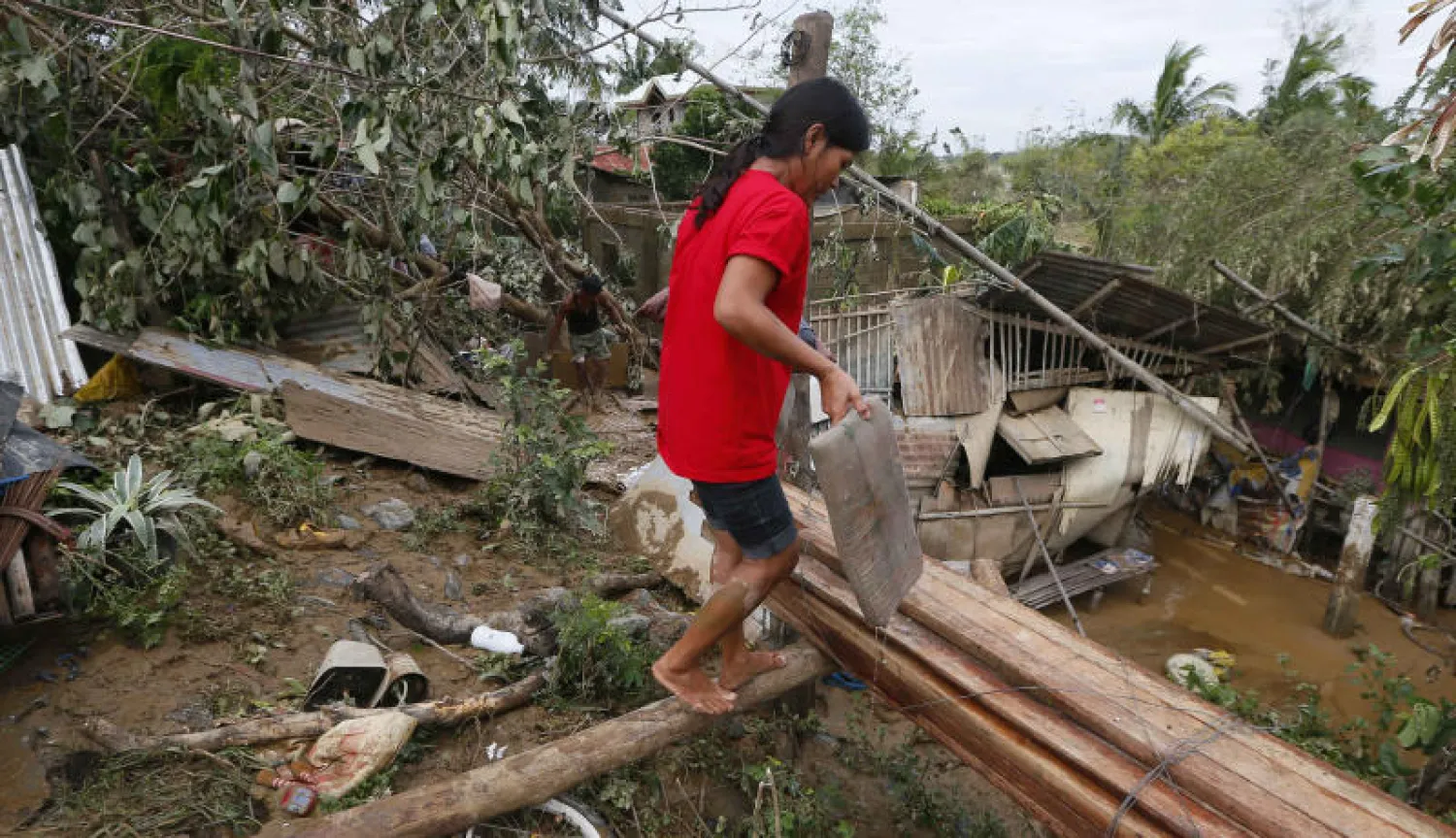 الإعصار «كوبو» يتوغل في جزر الفلبين ويقتل 22 شخصا على الأقل
