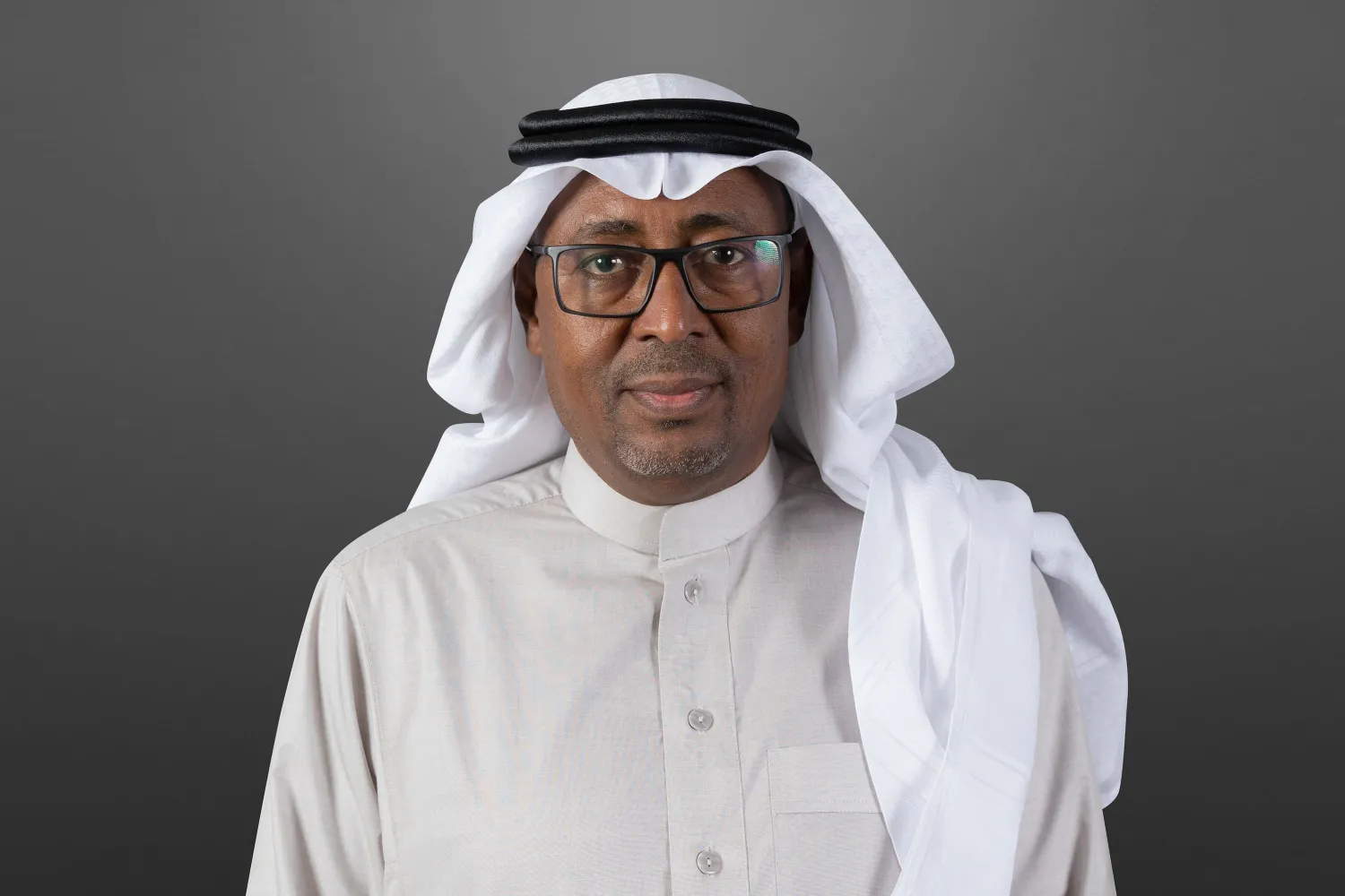 King Salman chairs the cabinet meeting in Jeddah. (SPA)