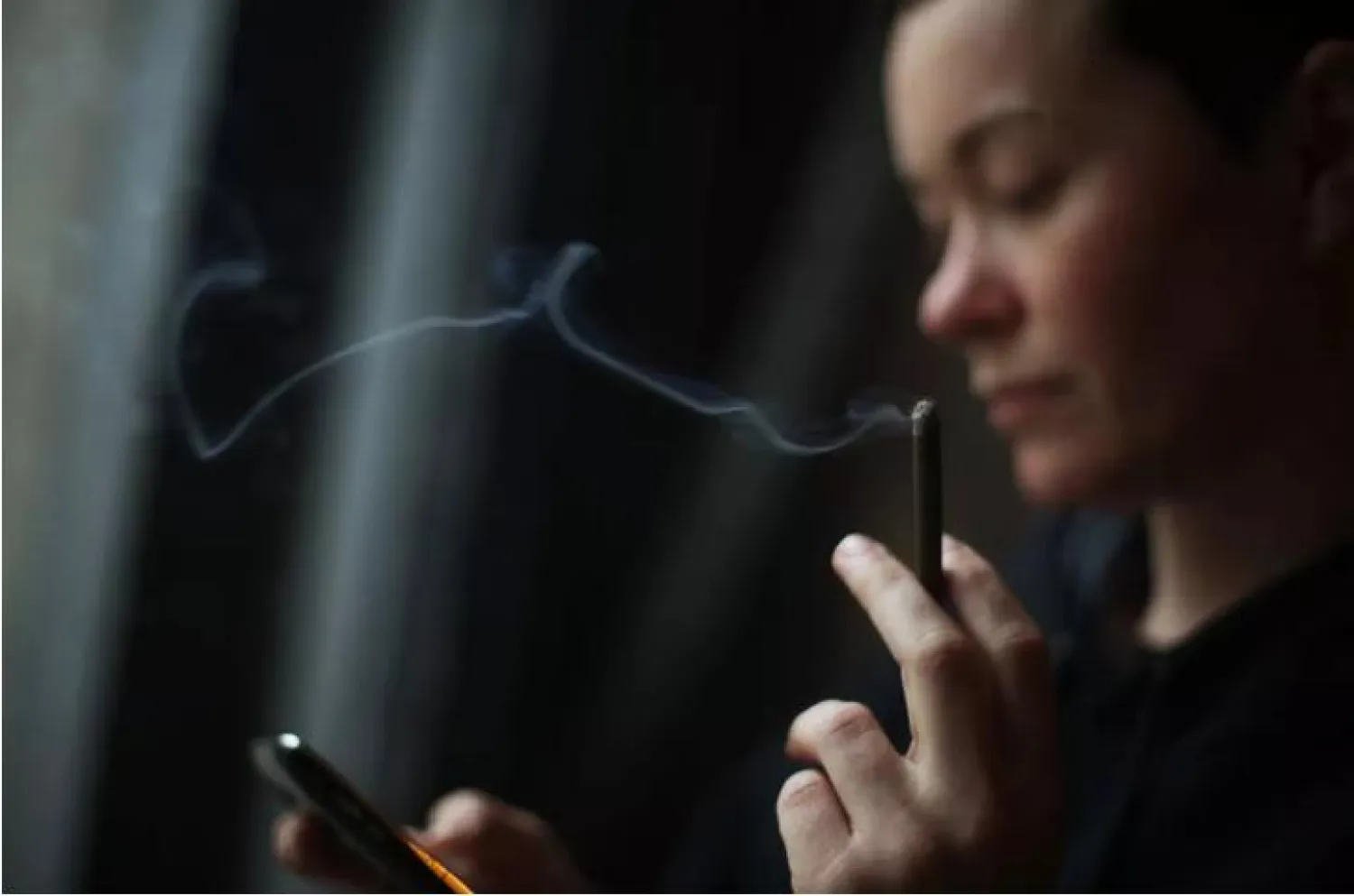 18.4 % من مستخدمي الهاتف المحمول يدخنون مقابل 12.1 % من مستخدمي الهاتف الأرضي (سي نت دوت كوم)