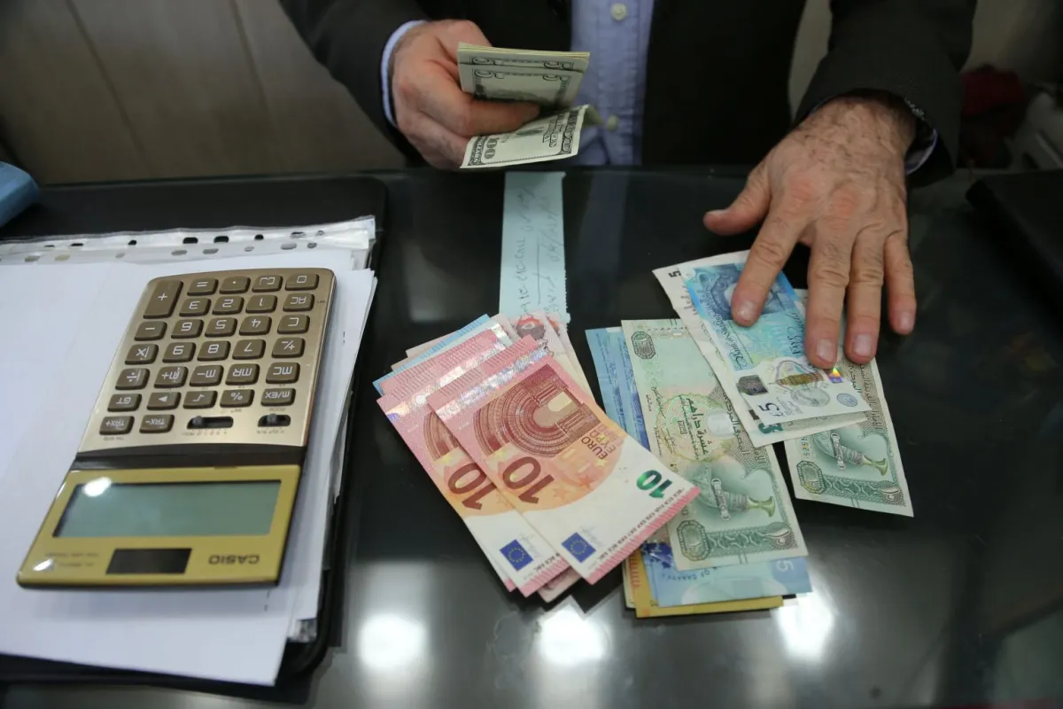 Iranian Rial Hits Record Low against Dollar