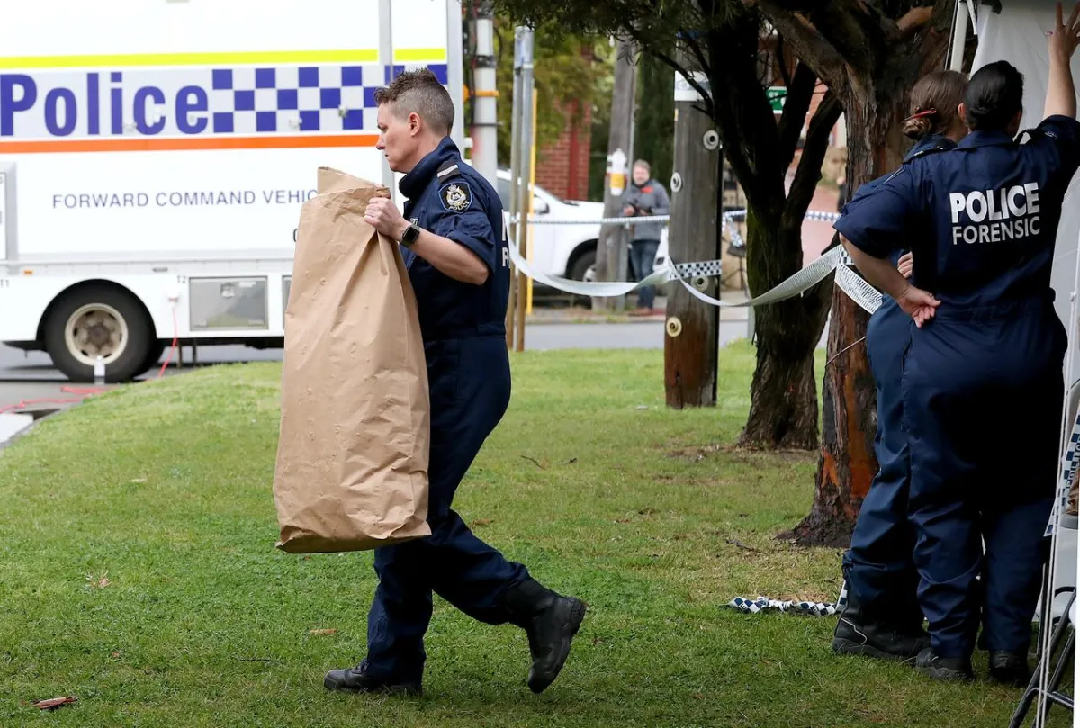 Australian Police Arrest 3 over Sydney Terror Plot