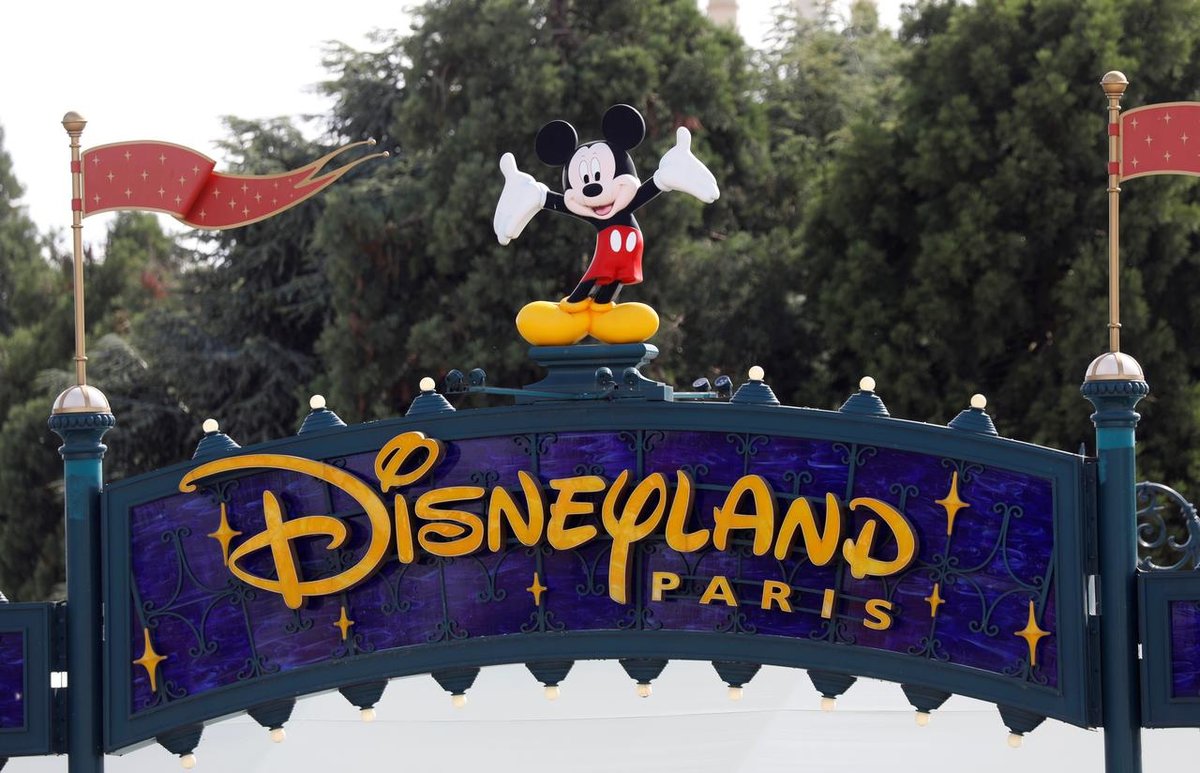Masks and Mickey Disneyland Paris Reopens