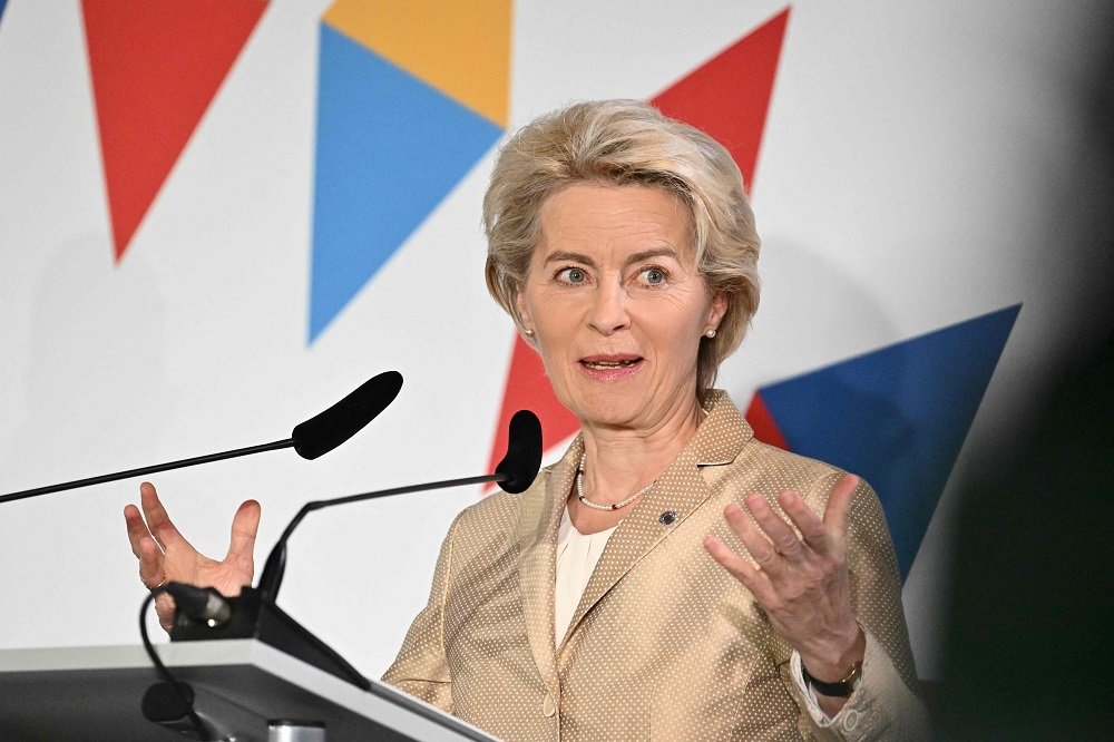 EU Leaders Reaffirm Support for Ukraine, Squabble over Gas Cap