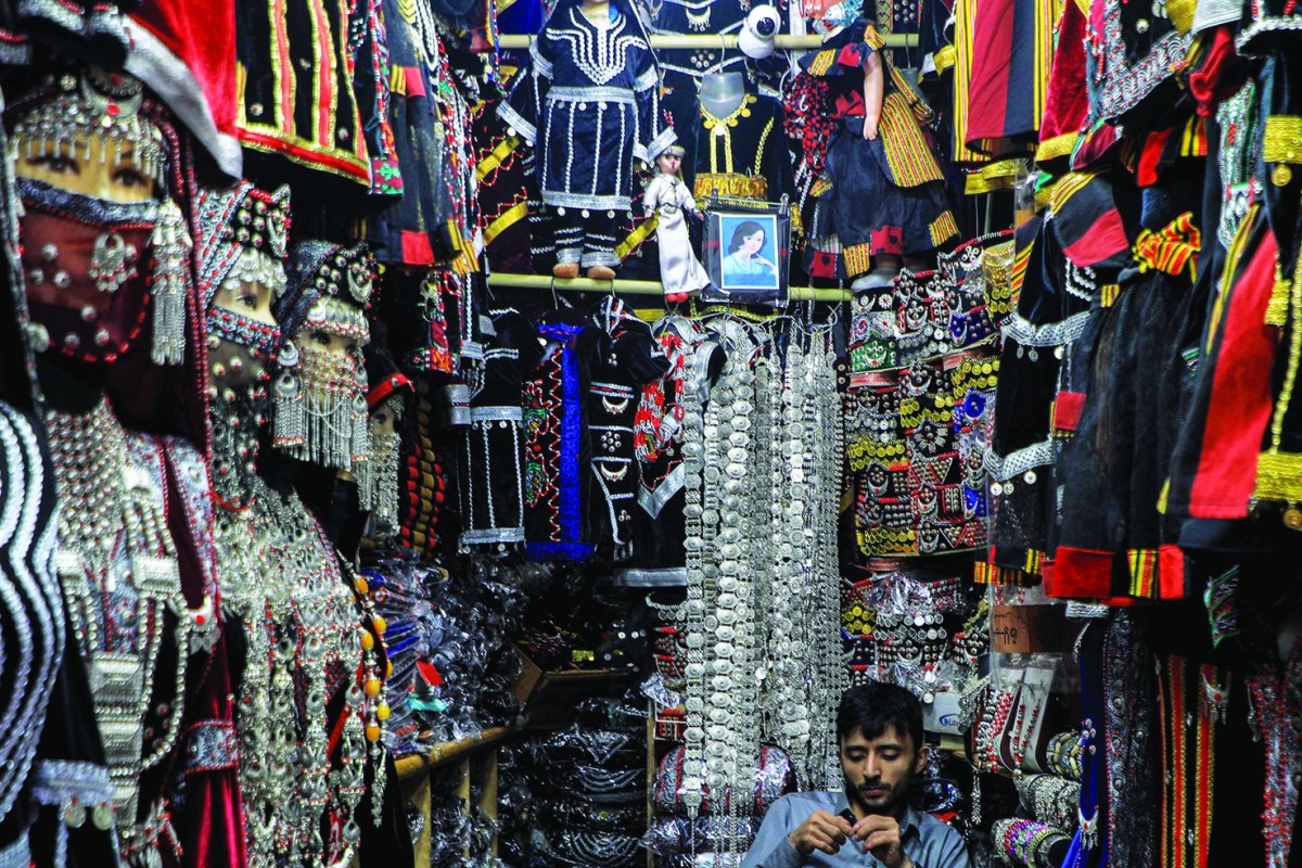 صدام بين قادة حوثيين على الوقت المحدد لحفلات الزفاف صدام بين قادة حوثيين على الوقت المحدد لحفلات الزفاف