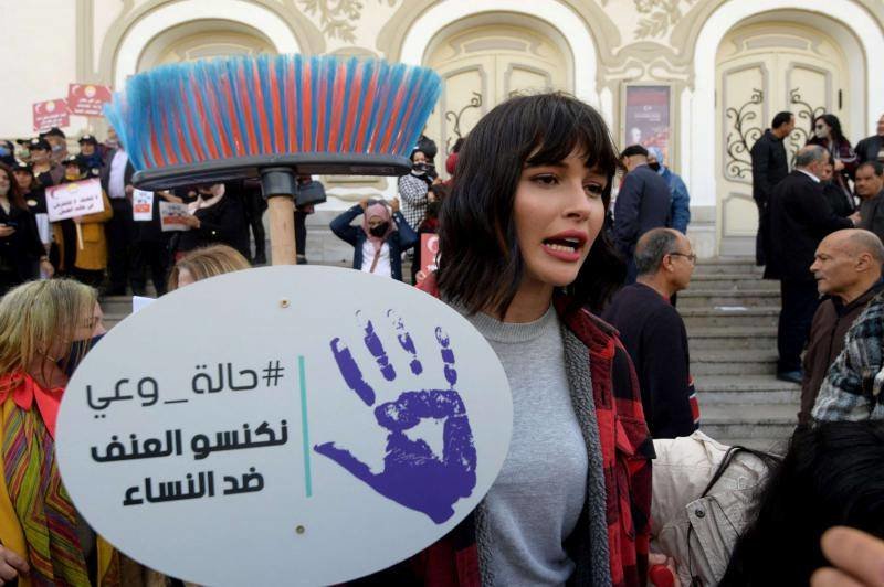 ربع سكان العالم يعتقدون أن ضرب الرجل لزوجته مبرّر ربع سكان العالم يعتقدون أن ضرب الرجل لزوجته مبرّر