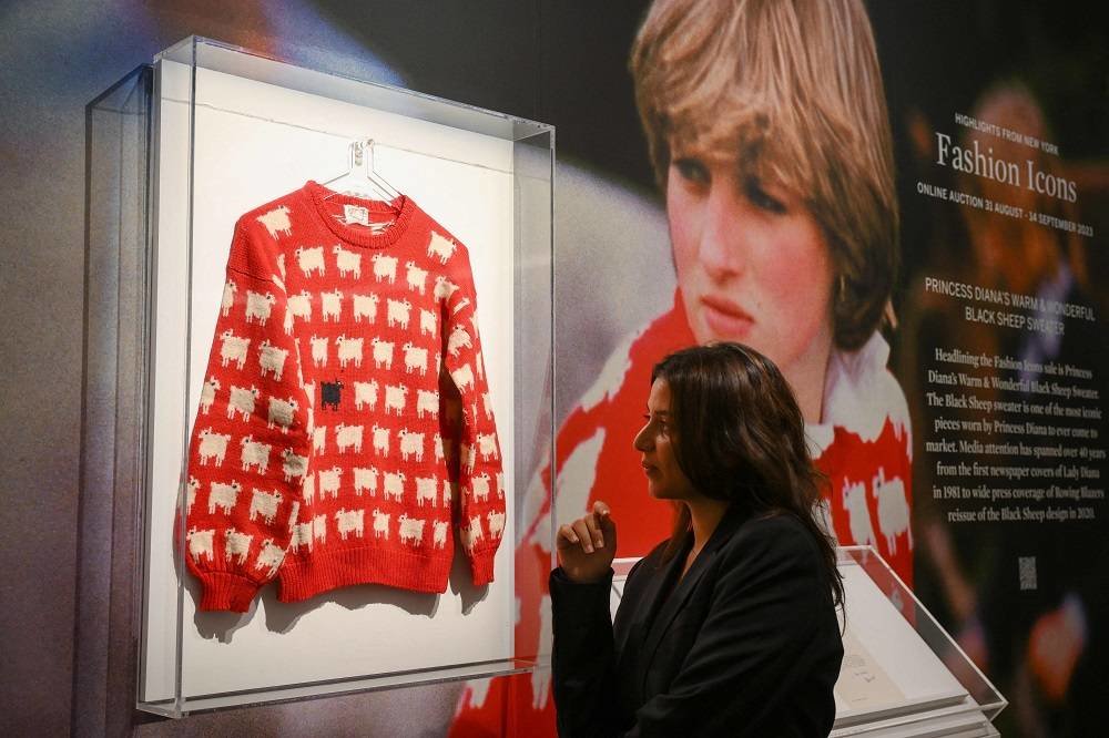 Princess Diana's 'Black Sheep' Jumper to Be Auctioned - Vimarsana News