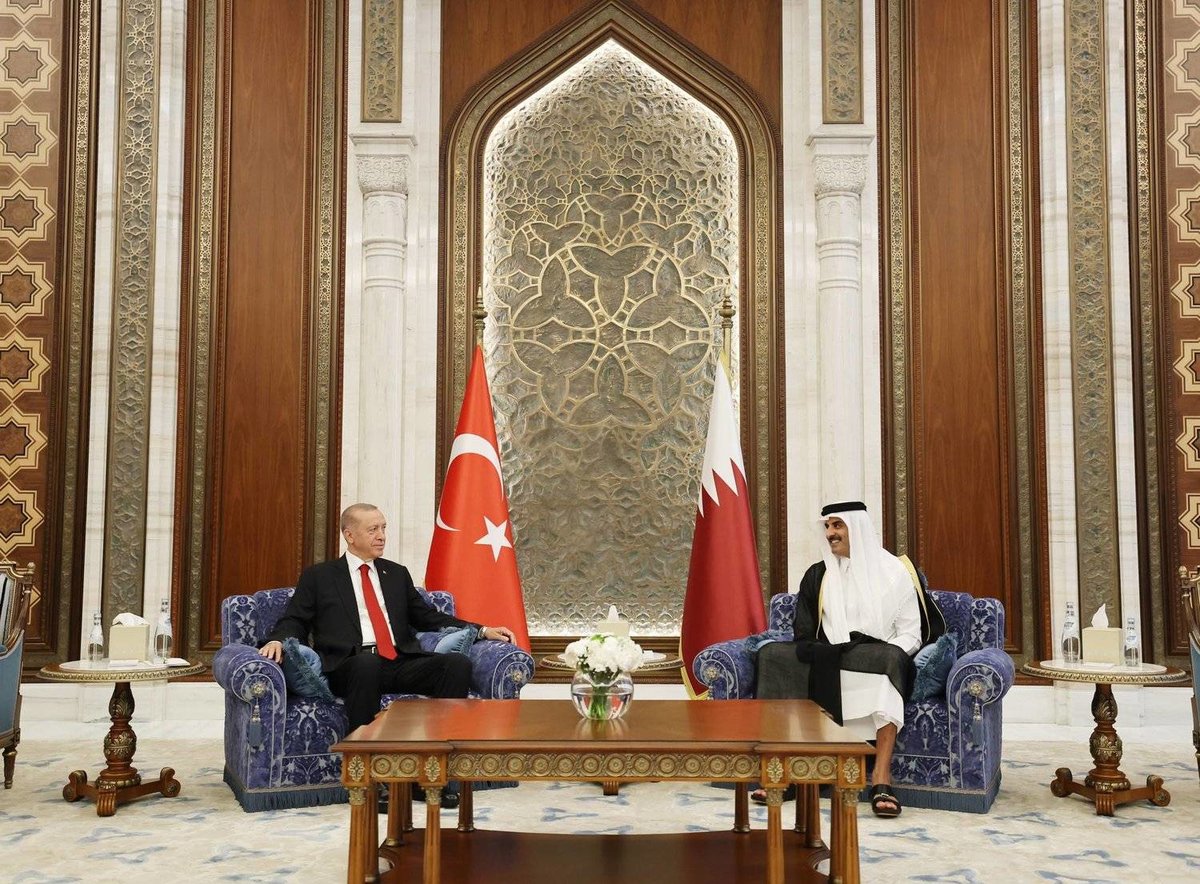 Turkish President Meets with Qatari Emir in Doha - Vimarsana News