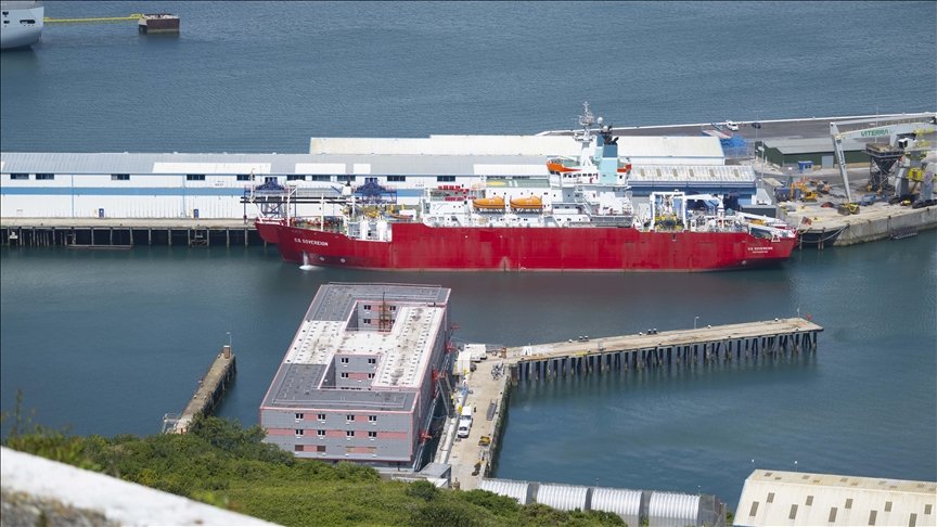 İngiltere'de sığınmacıların barındırılacağı dev gemi, hükümetin ...