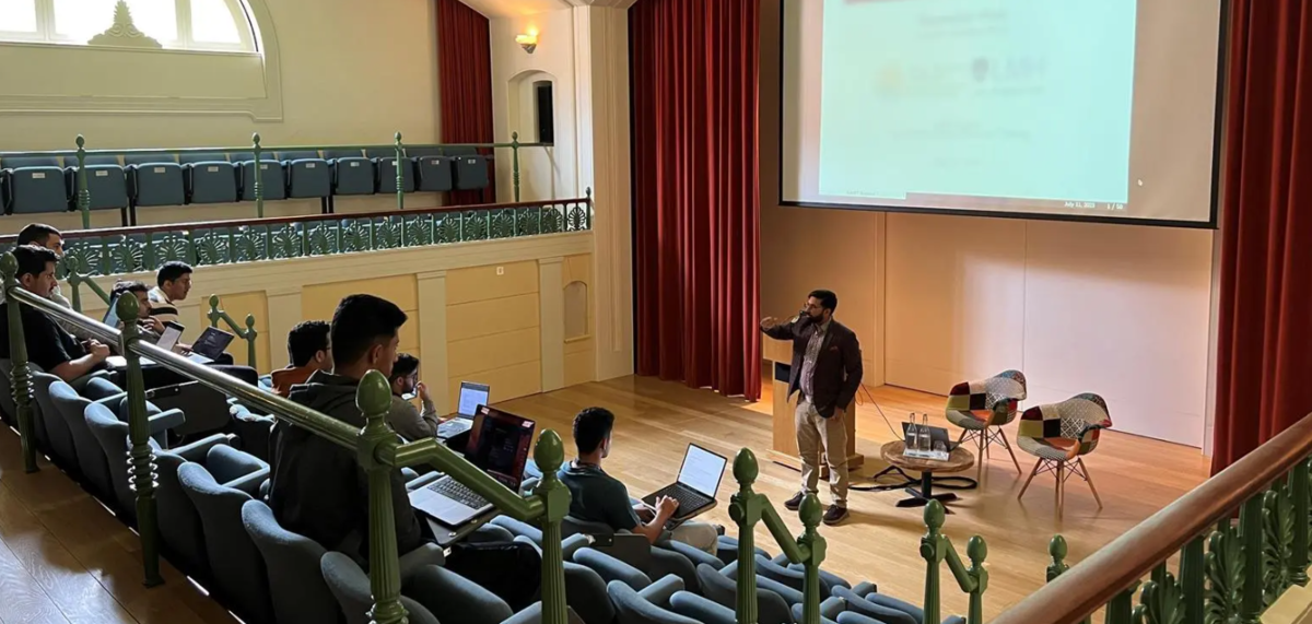 Saudis Showcase Software, AI Innovations at Oxford University Summer Program - Vimarsana News
