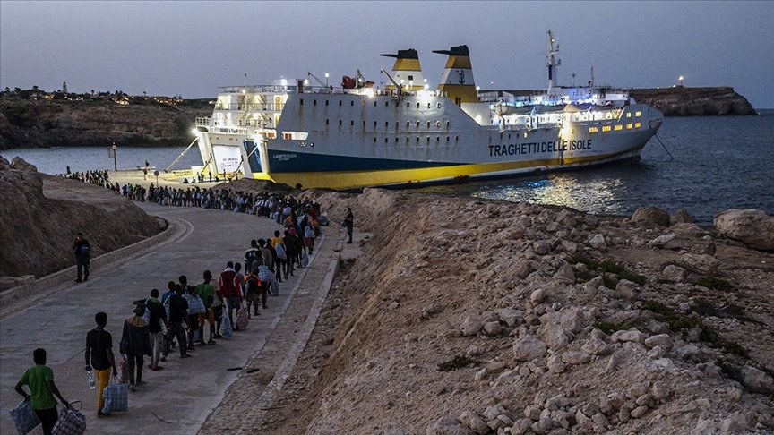 Lampedusa Adası sakinleri, düzensiz göç konusunda yalnız ...