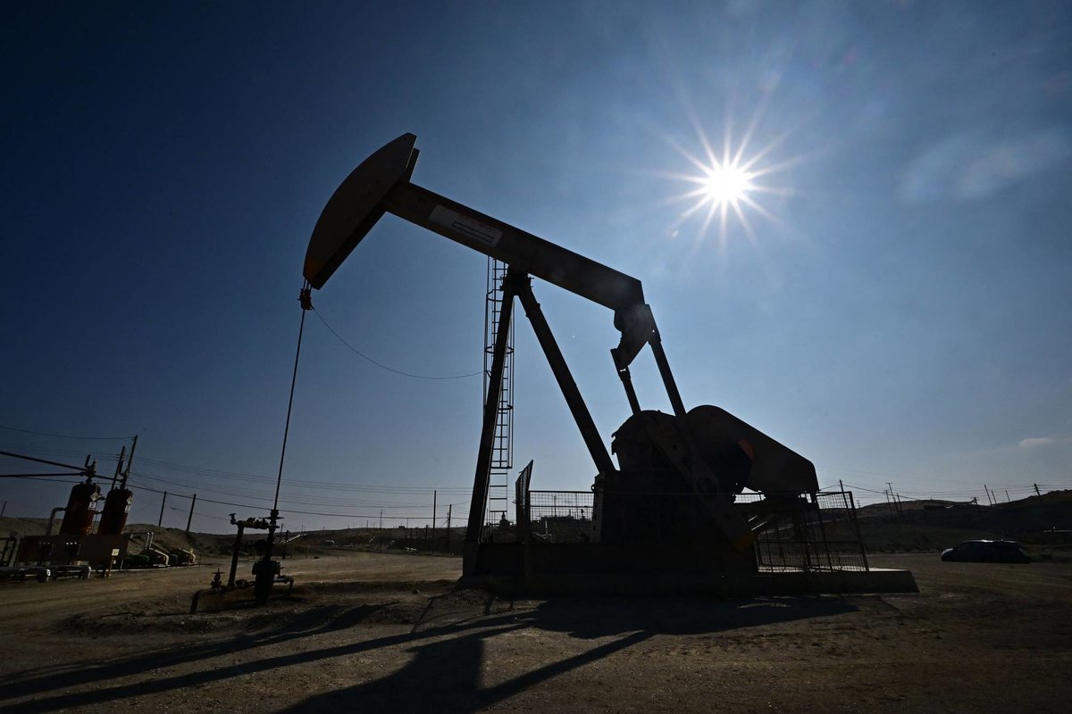 Iran's Oil Trade with China Stalls as Tehran Demands Higher Prices - Vimarsana News