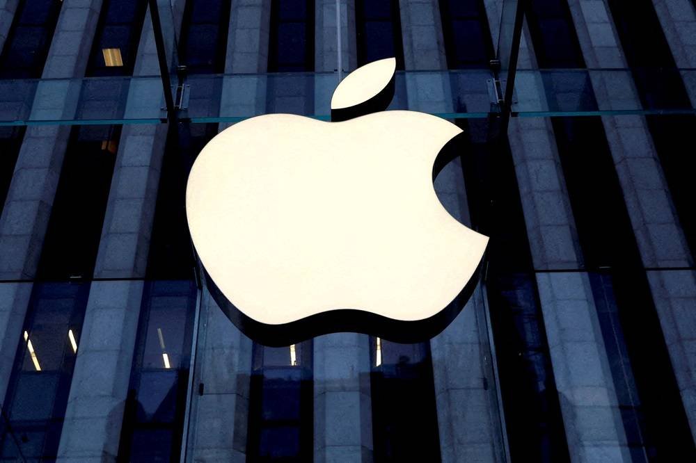 Apple's Vision Pro AR Headset to Go on Sale in February - Vimarsana News