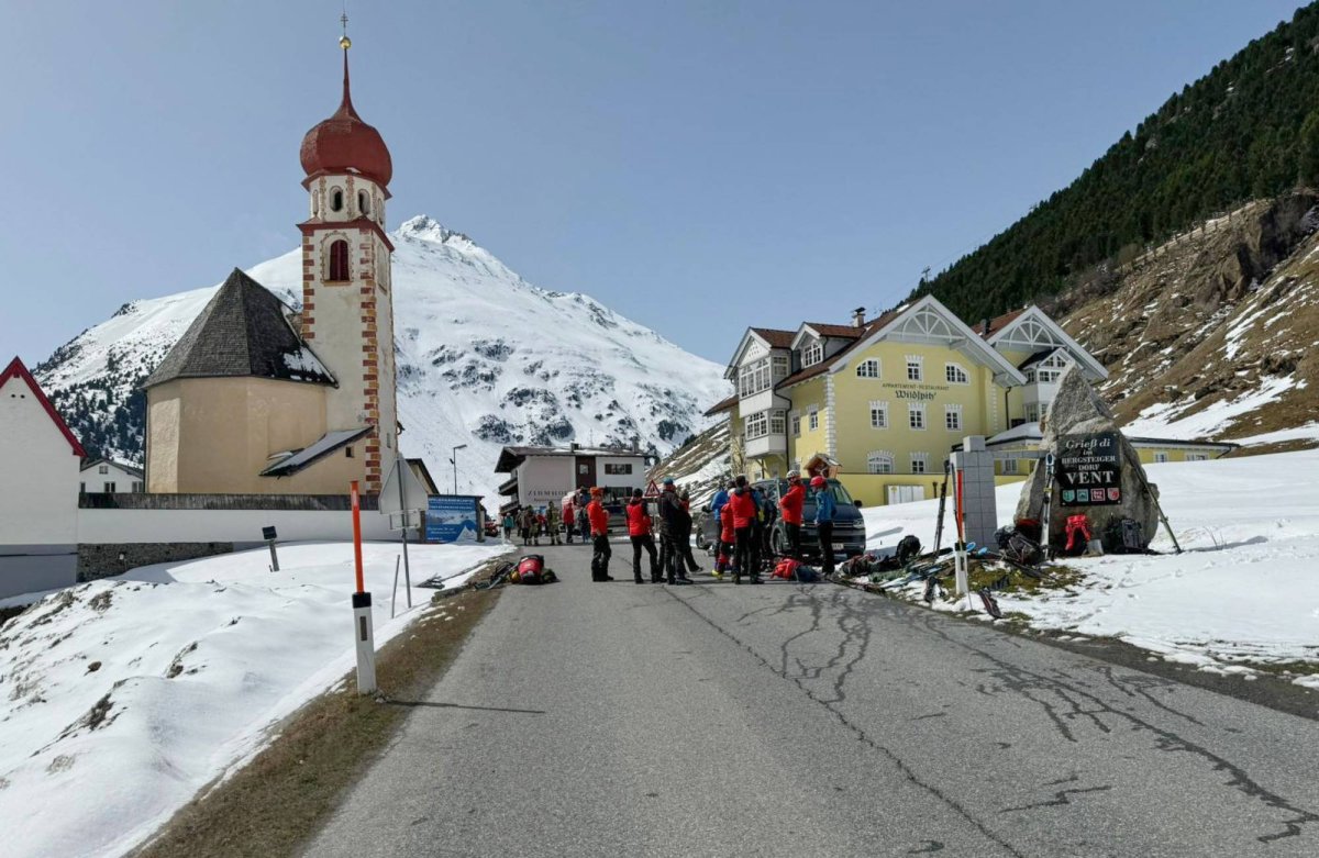 Avalanche in Austrian Alps Kills 3 People - Vimarsana News