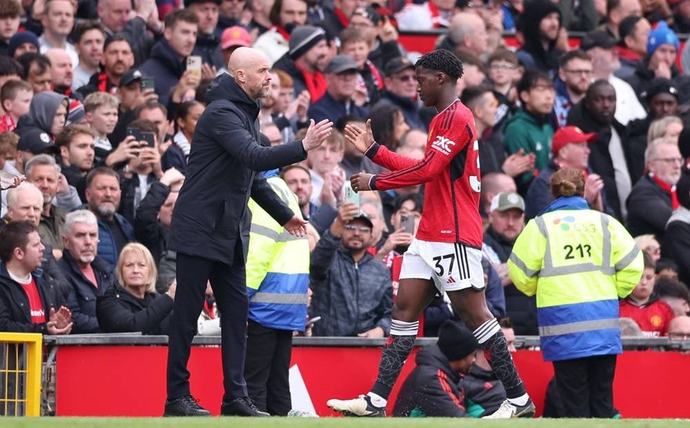 Man Utd's Ten Hag Defends Decision to Substitute Mainoo, Hojlund - Vimarsana News