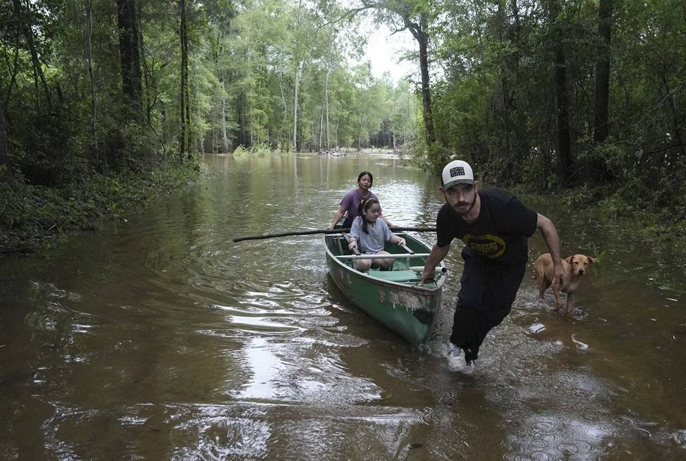 Heavy Rains Ease around Houston but Flooding Remains after Hundreds of Rescues, Evacuations - Vimarsana News