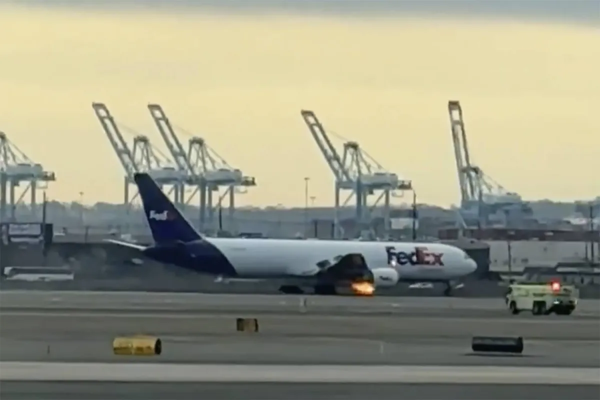 FedEx Cargo Plane Makes Emergency Landing Following Bird Strike, Engine ...