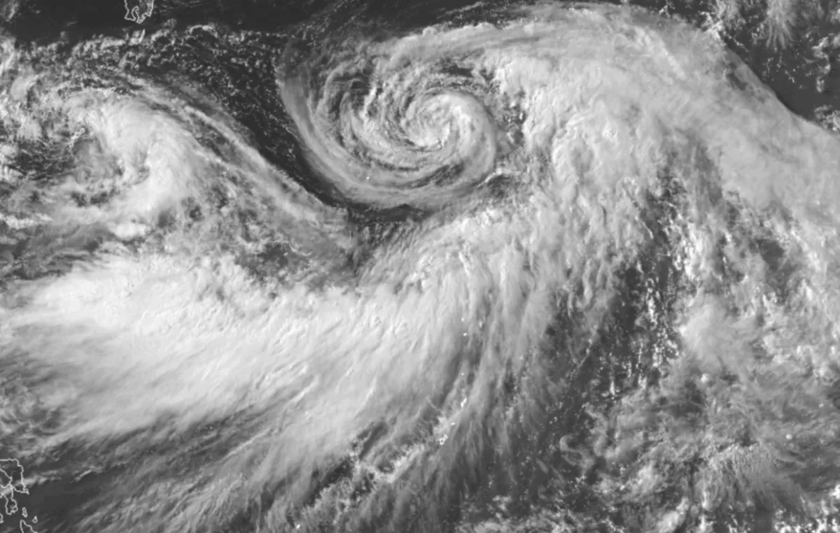 Hurricane Iona, Tropical Storm Keli Rumble in the Central Pacific off Hawaii