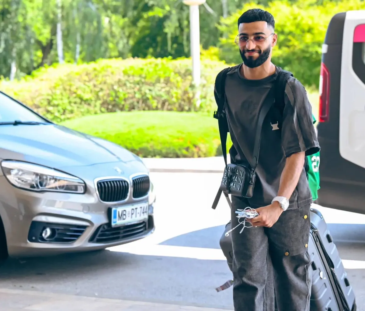 النادي الأهلي يتعاقد مع صالح أبو الشامات لثلاثة مواسم