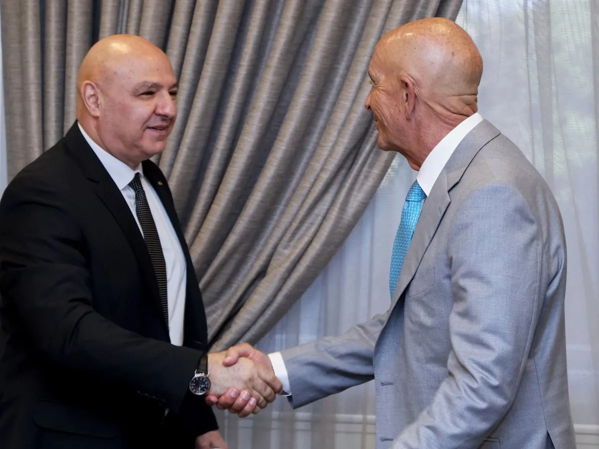 عون يبدأ اجتماعاً مع المبعوثين الأميركيين أورتاغوس وبرّاك
