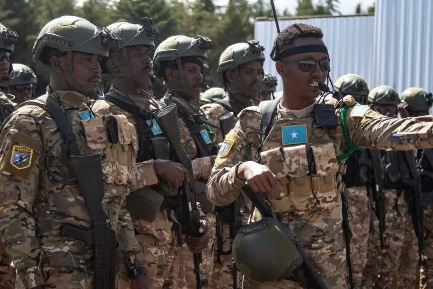 الجيش الصومالي يقضي على 100 مسلح في عملية عسكرية جنوبي البلاد
دمر خنادق وملاجئ كانوا يختبئون فيها