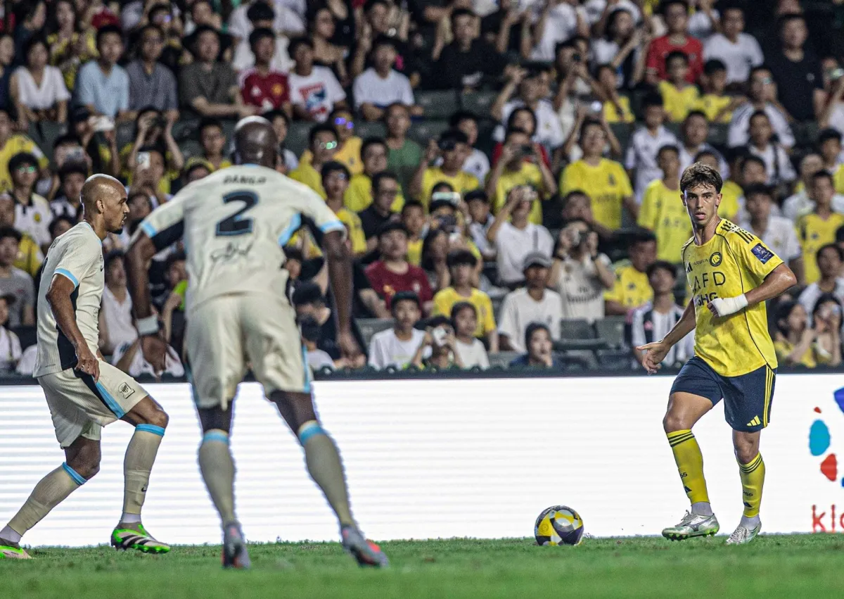 «السوبر السعودي»: النصر يحسم الكلاسيكو أمام الاتحاد ويتأهل للنهائي
القادسية في مهمة إثبات الجدارة أمام الأهلي في مواجهة عاصفة بهونغ كونغ
