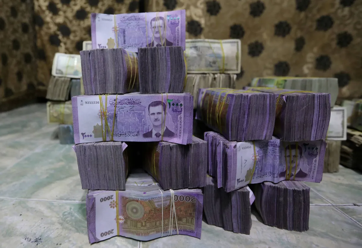 السوريون ينتظرون عُملتهم الجديدة... حذف أصفار ولا مكان للأسد ووالده