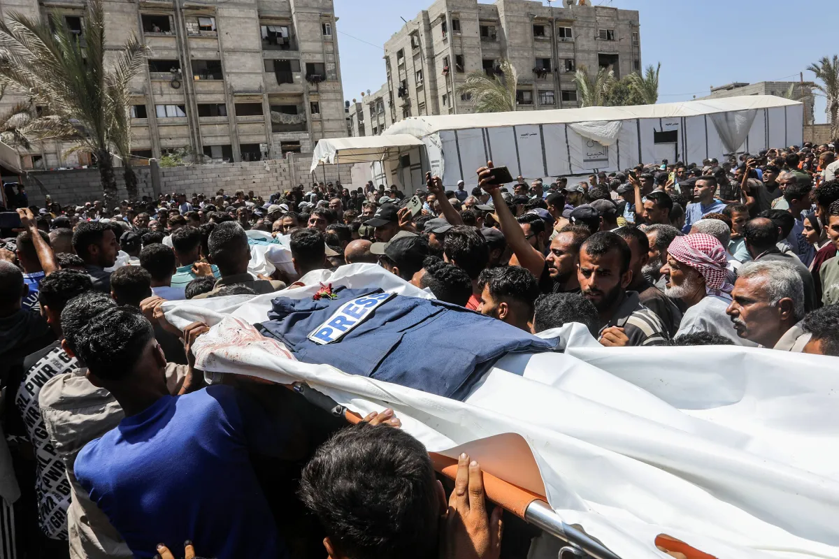 «زعمت اغتيال أشخاص قتلوا سابقاً»... «حماس» تُكذّب مزاعم إسرائيل عن مذبحة الصحافيين