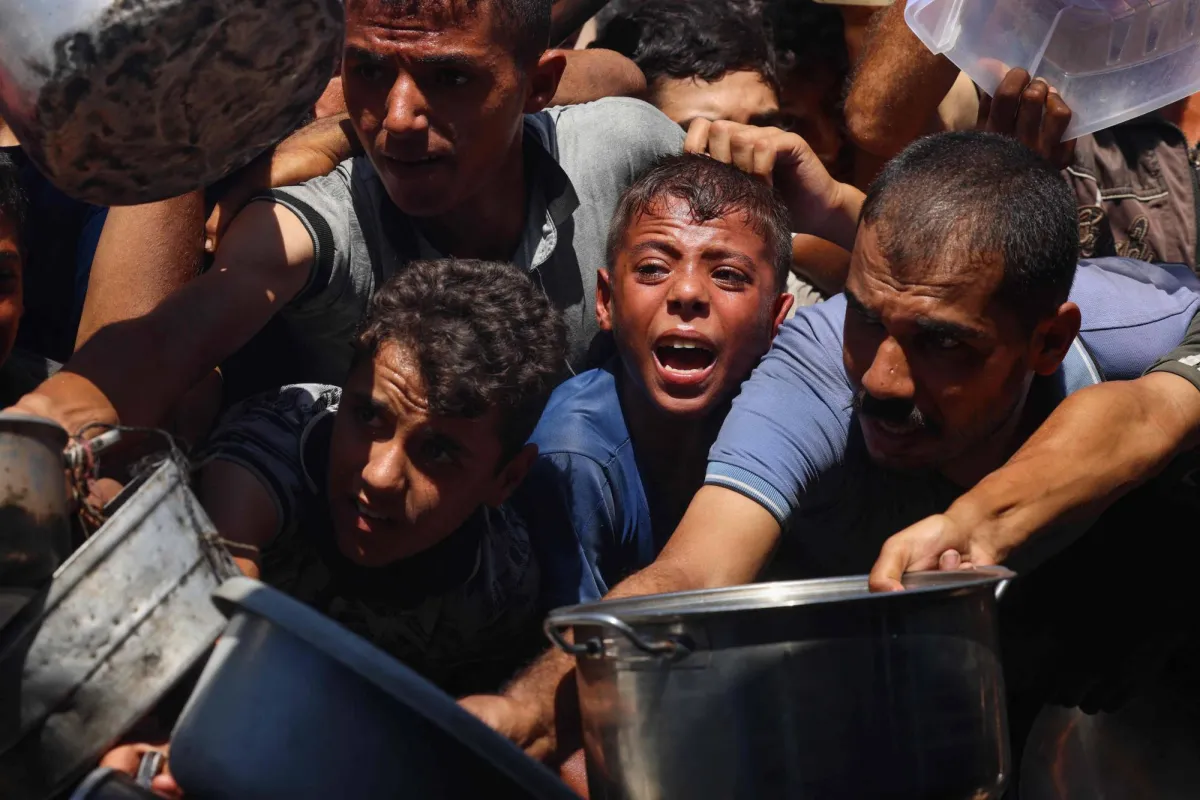 التجويع ينهش غزة... وإسرائيل مُصرّة على التهجير
ترقب لاجتماع ترمب وخطة «اليوم التالي» الأميركية