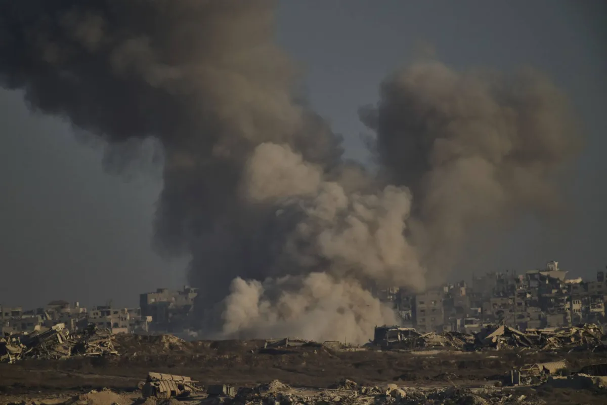 مصادر ميدانية تكشف لـ «الشرق الأوسط» تفاصيل كمين «القسام» في حي الزيتون بغزة
مقتل جندي إسرائيلي قنصاً وإصابة 11 بجروح خطيرة