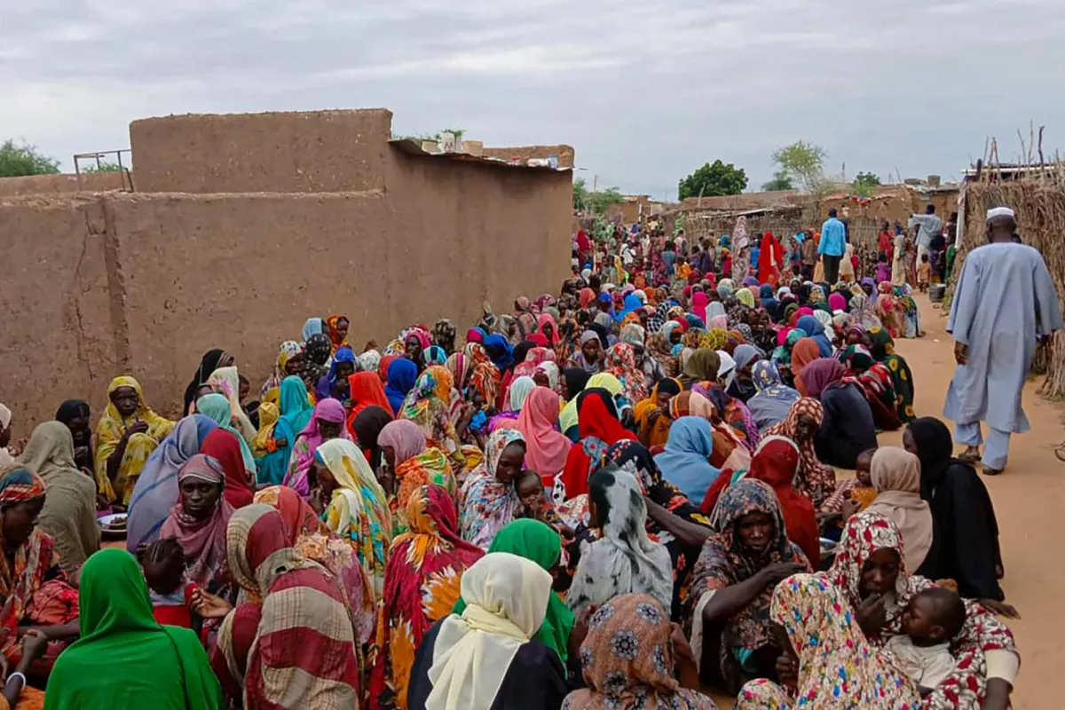 صور أقمار اصطناعية تظهر بناء سواتر ترابية حول مدينة الفاشر السودانية