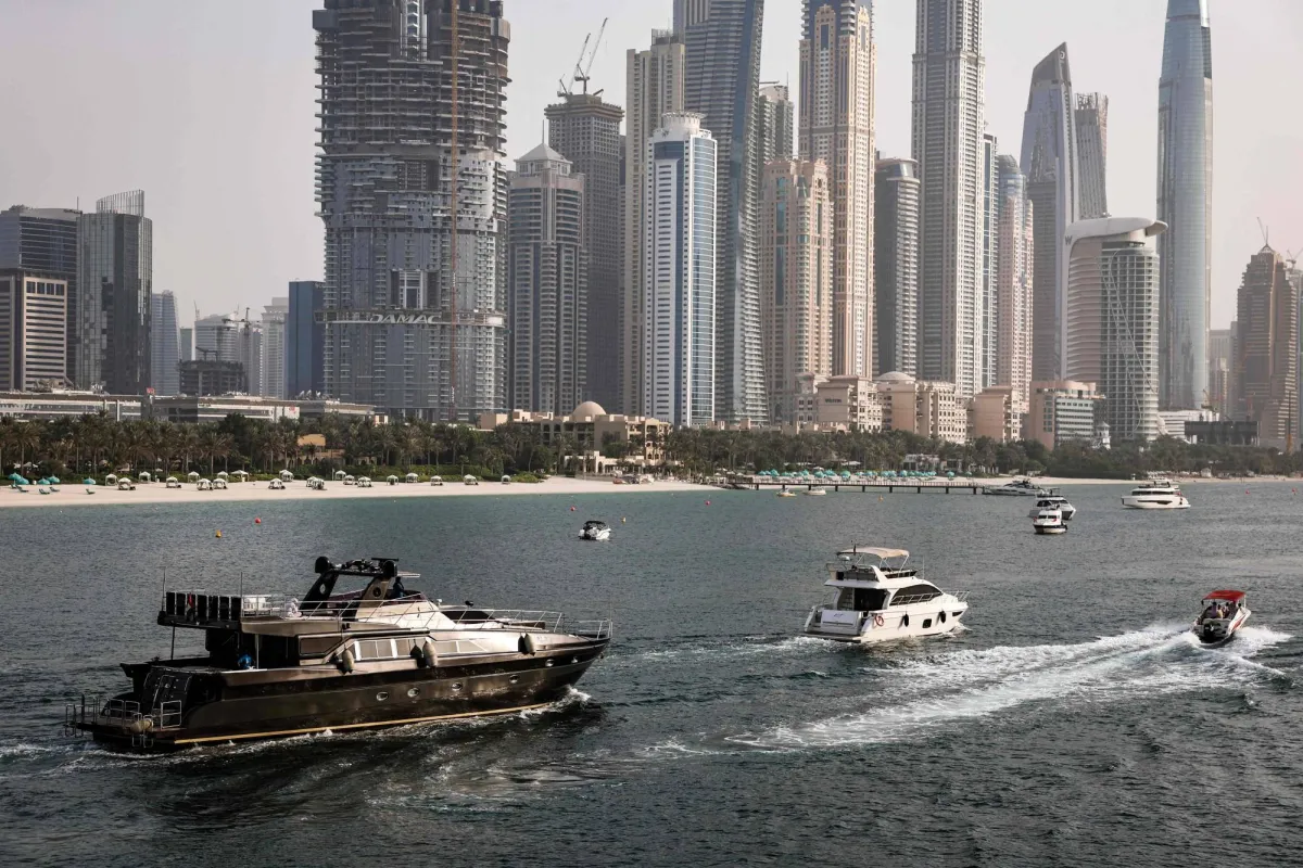 مؤشر مديري المشتريات في الإمارات يرتفع وسط تباطؤ المبيعات