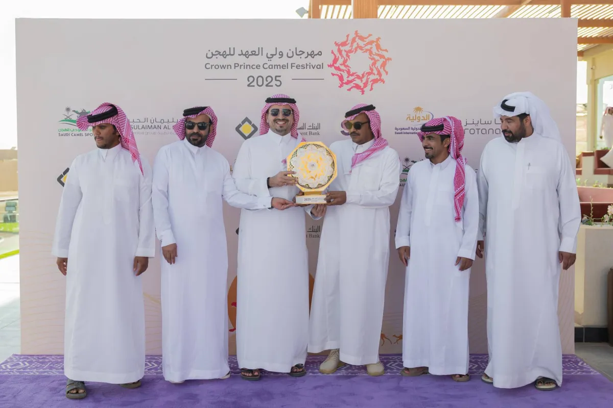 «عجيب» تخطف كأس مهرجان ولي العهد للهجن... و«السعوديون» في الصدارة