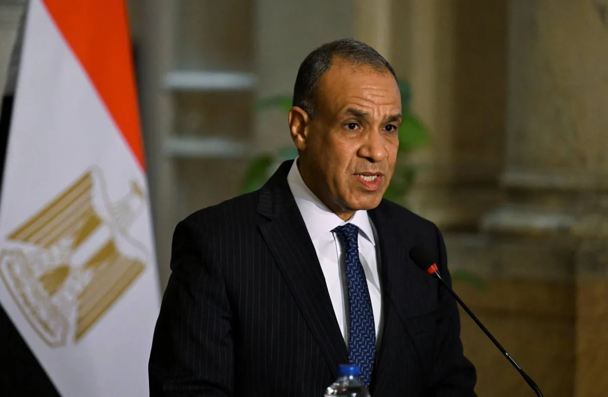 وزير الخارجية المصري: سنزيل الحواجز ونفتح الشوارع المغلقة أمام السفارات الأجنبية