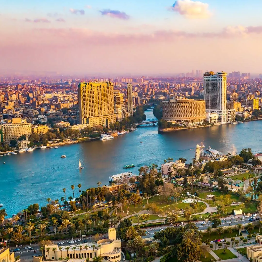 إعلان مصر رفع «الحواجز الأمنية» من أمام السفارات الأجنبية يثير تفاعلاً
امتداداً لتصريحات وزير الخارجية حول تطبيق مبدأ «المعاملة بالمثل»