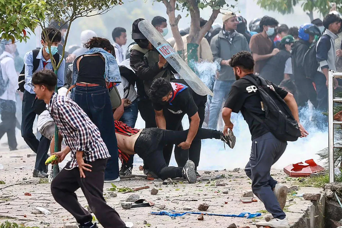 10 قتلى في نيبال خلال قمع احتجاج على حظر وسائل التواصل