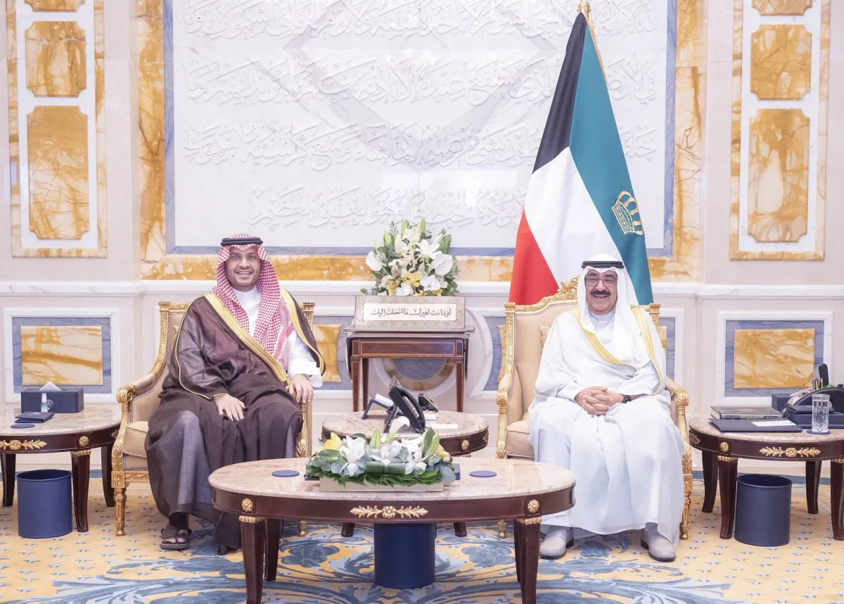 أمير الكويت وولي العهد يستقبلان تركي بن محمد