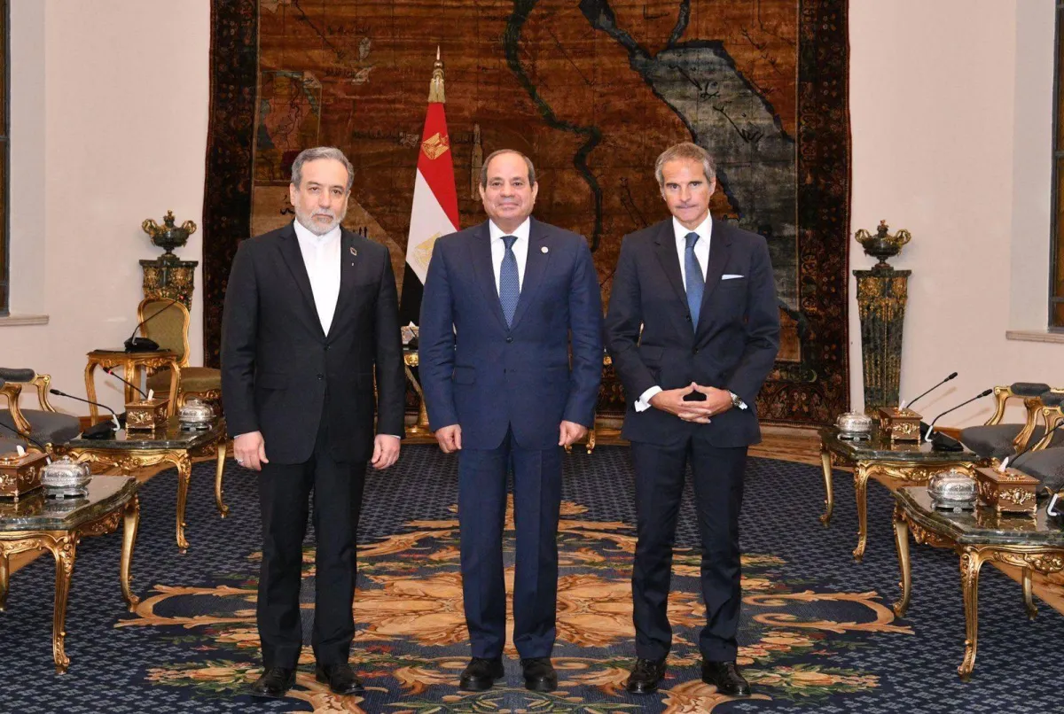 وساطة مصرية في «نووي إيران» تُسرع خطوات «التطبيع» بين القاهرة وطهران
السيسي أكد مواصلة استكشاف آفاق التعاون المشترك