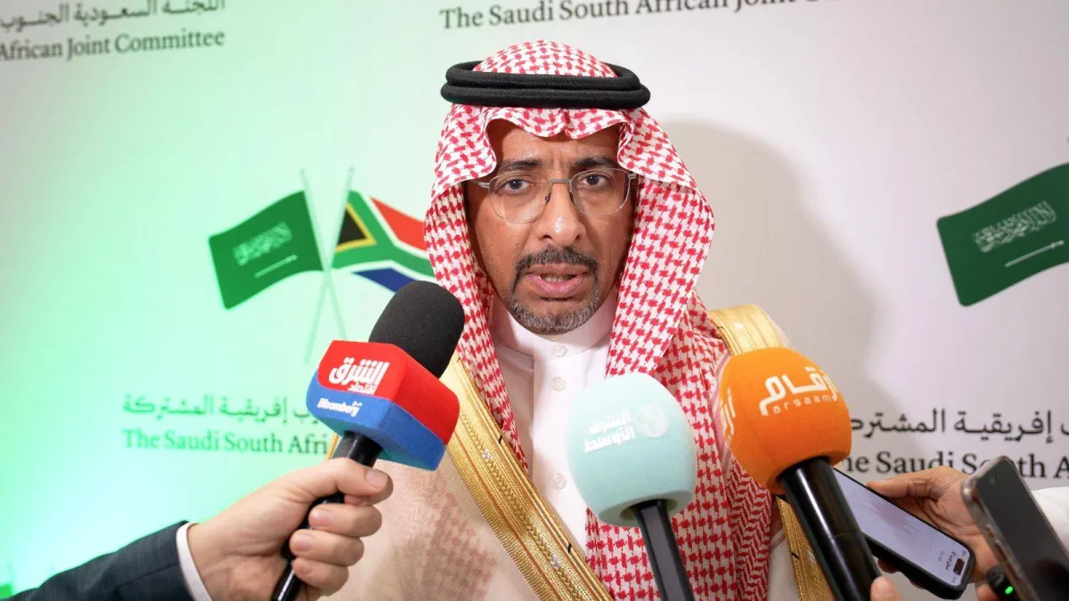 الخريّف: مشاريع مشتركة لتعزيز الصناعات المستقبلية مع جنوب أفريقيا
أكد لـ«الشرق الأوسط» أن دعم القطاع الخاص والتقنيات المتقدمة يفتح آفاقاً جديدة للتعاون