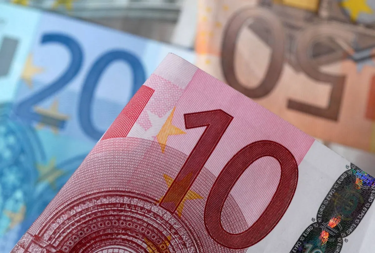 استقرار عوائد السندات الأوروبية وسط توقعات متباينة للبنوك المركزية