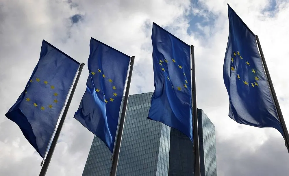 European Shares Slip as Healthcare Stocks Weigh, France in Focus 