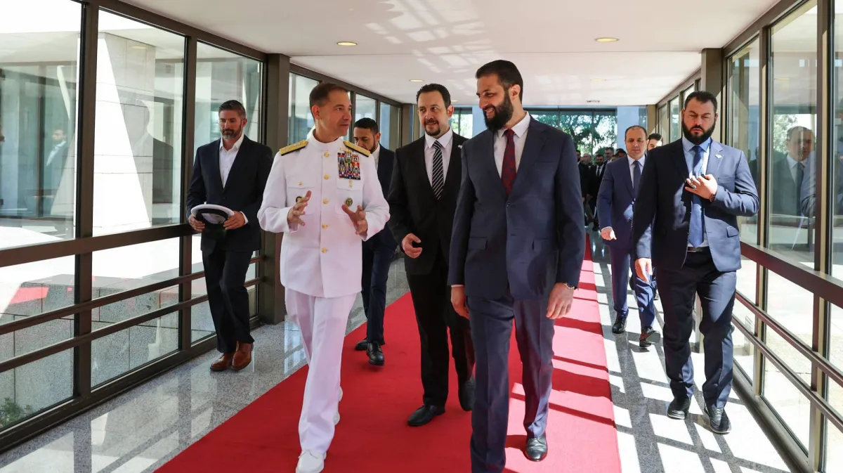 الشرع يبحث مع كوبر وبراك التعاون السياسي والعسكري