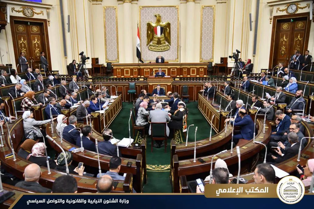 أحزاب مصرية تطور «تحالفات» لتفادي «المنافسة المحدودة» في «النواب»
أعلنت الانتهاء من برامجها الانتخابية