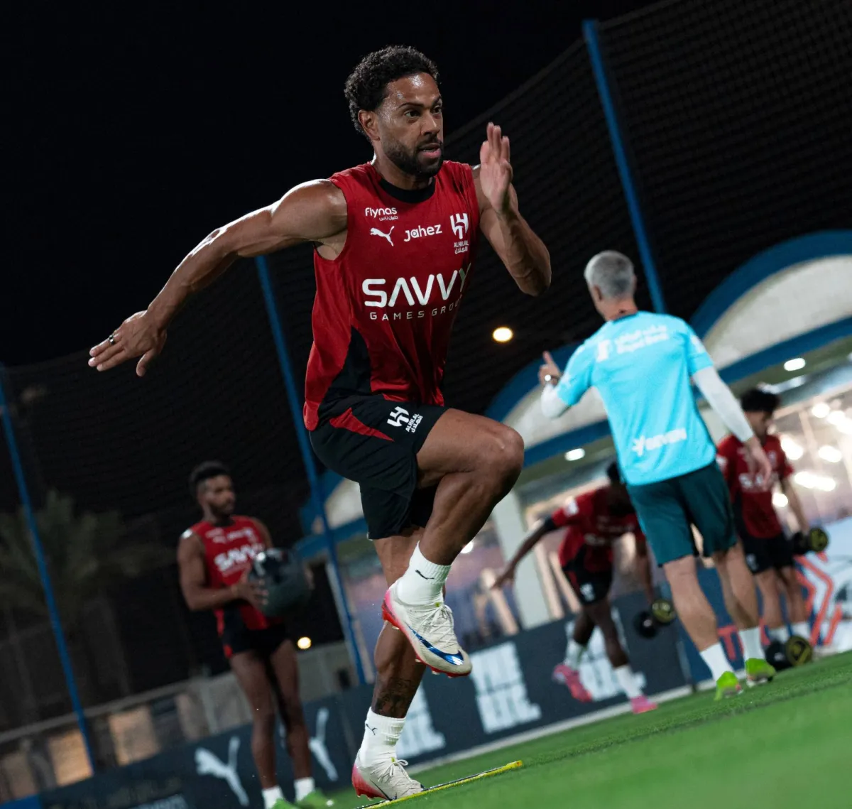 الصحافة البرازيلية: لودي رفض أن يبقى هامشياً في الهلال... اللاعب غاضب
قالت إن اللاعبين البرازيليين يشعرون بحالة استياء كبيرة بسبب «الاستبعادات»