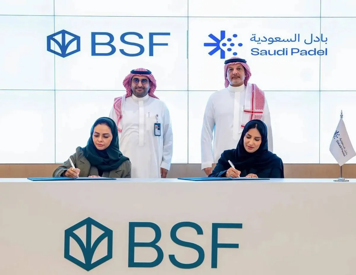 «مصرف» يفوز بحقوق تسمية «دوري البادل السعودي»